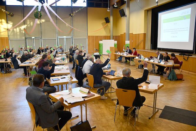 Der Kreistag Elbe-Elster befasste sich in seiner Sitzung am 12. Oktober mit zahlreichen kommunalpolitischen Vorlagen. Dazu gehörten Fragen der Finanzen, der kommunalen Unternehmen, des Tourismus und der weiteren Entwicklung des Landkreises.