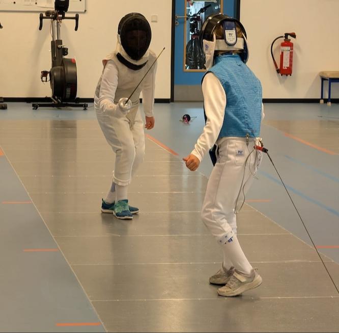 Bei den Brandenburger Kinder- und Jugendsportspielen traten junge Fechterinnen des Vereins in den Altersklassen U9 und U11 an und kehrten mit Gold und Bronze nach Cottbus zurück. Mit dem Sieg ging zugleich ein Landesmeistertitel nach Cottbus.